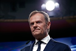 Tusk bije w 'Ład Kaczyńskiego', w tle Lotos i węgierski MOL. 'Bardziej rosyjski niż...'