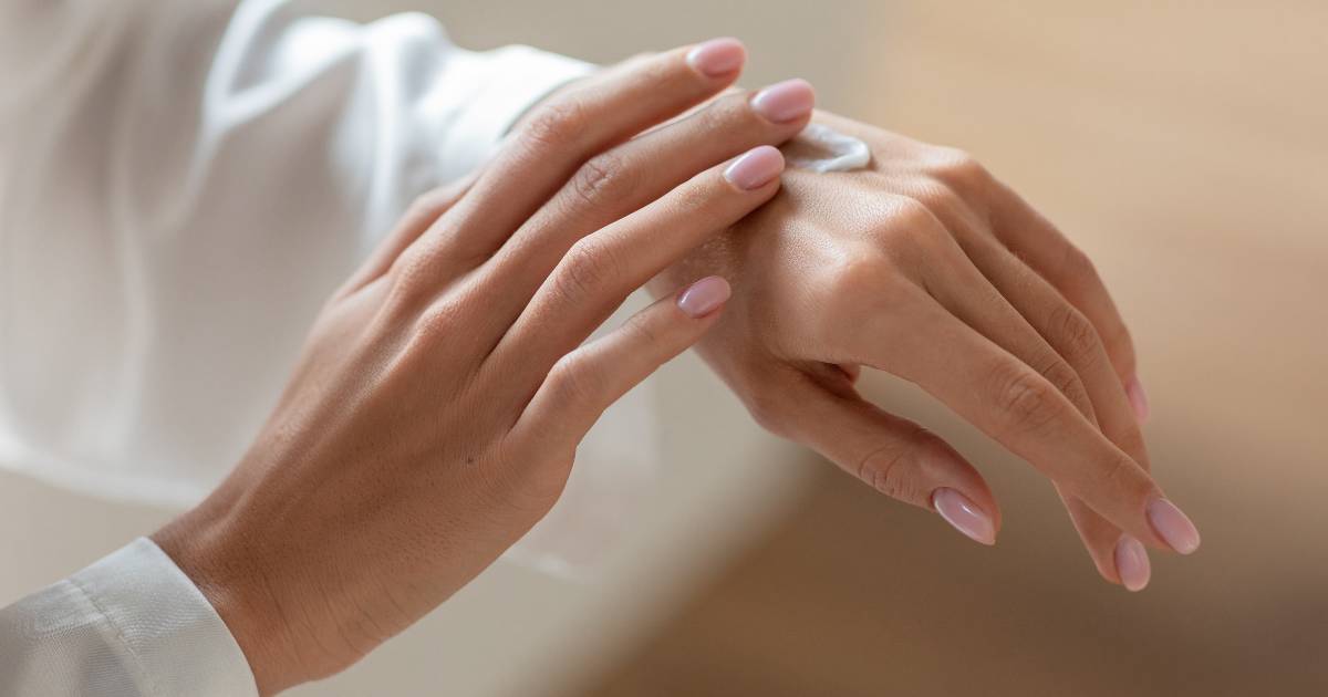 Ten krem do przesuszonych dłoni i łokci za 3zł działa cuda! Skóra miękka jak jedwab