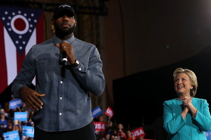 Gwiazdy NBA za Clinton. W wyborach w USA walczą także sportowcy