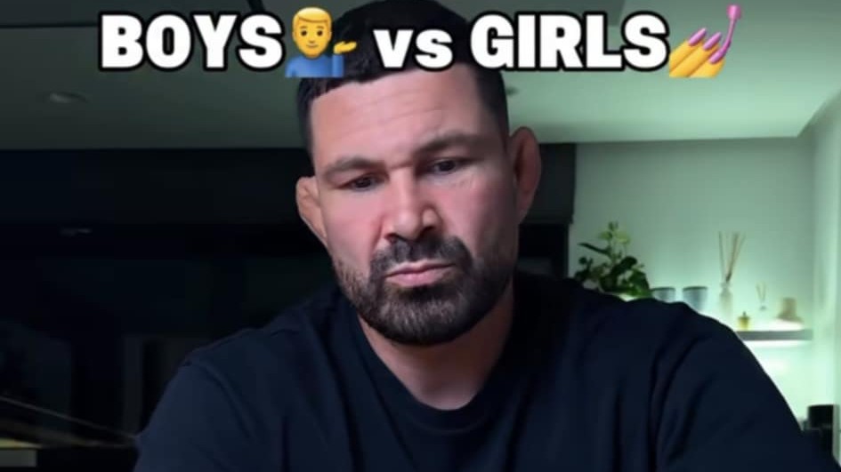 Attila Végh propaguje nikotínové vrecúška