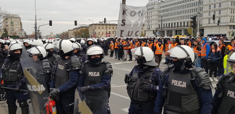 Manifestacja na rondzie de Gaulle'a w Warszawie