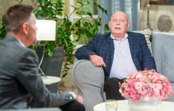 Nowa wizja jasnowidza Jackowskiego. Szczupły człowiek w okularach prezydentem?