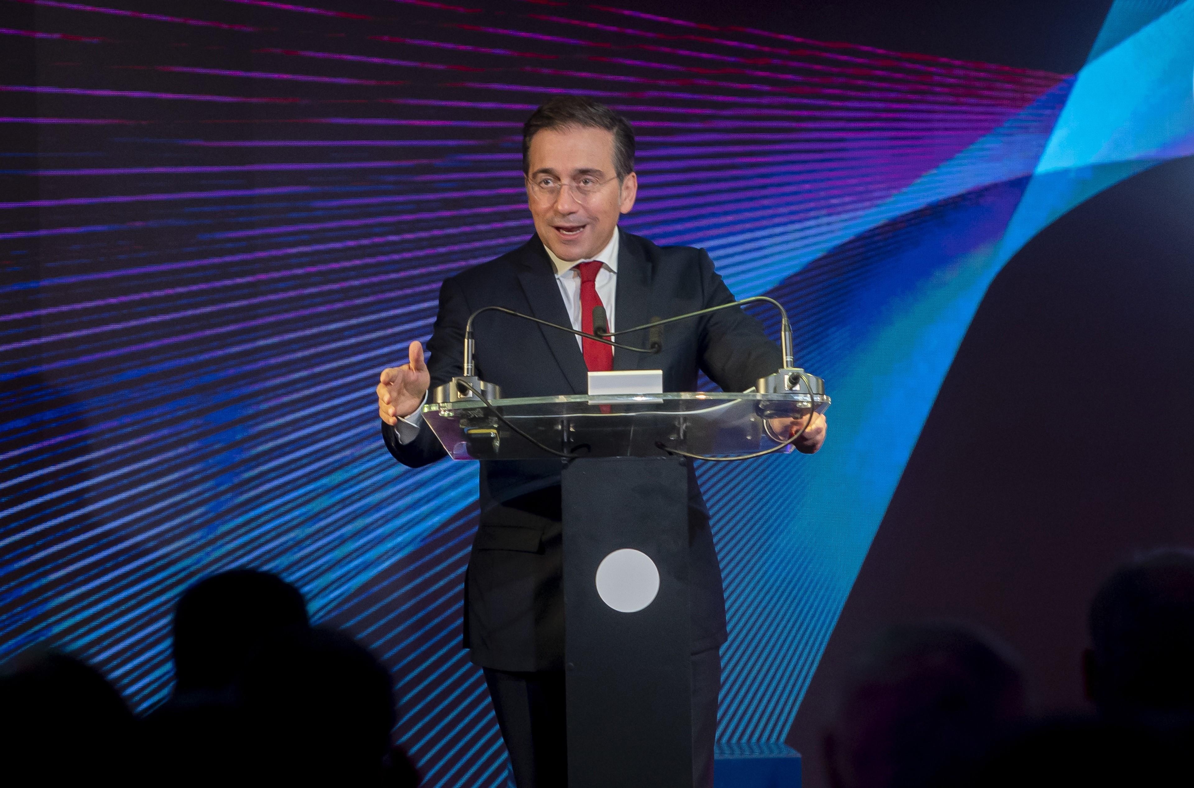 Catalán, euskera y gallego serán lenguas oficiales de la UE, garantiza Albares