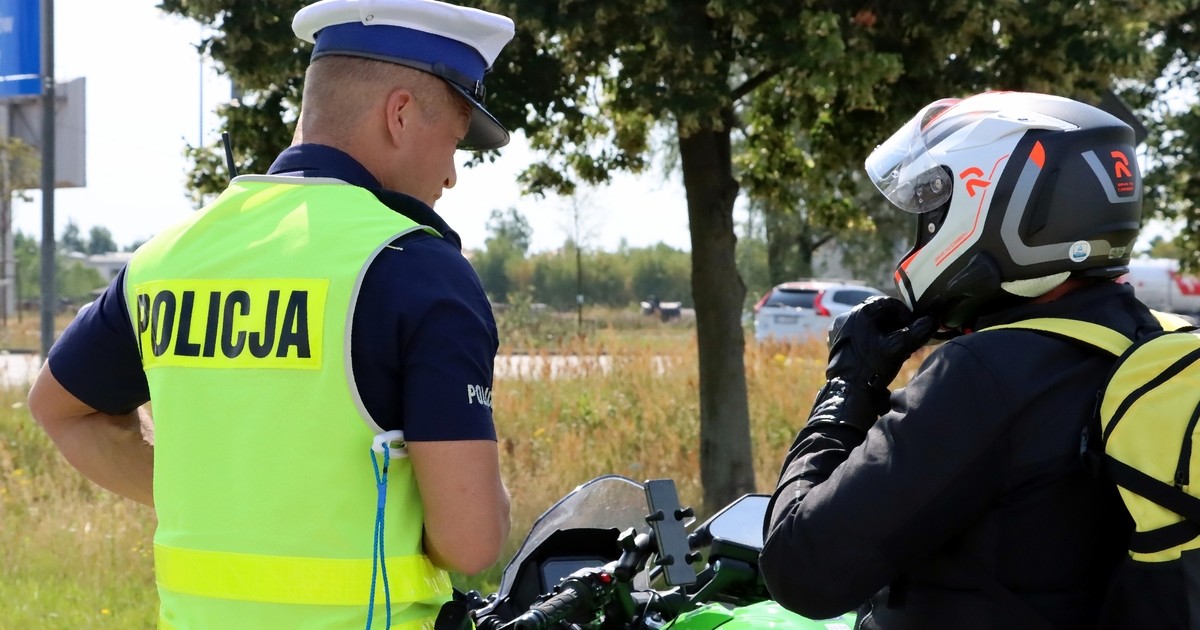 Seit heute Morgen führt die Polizei eine Sonderaktion durch.  Sie schauen nur einen an