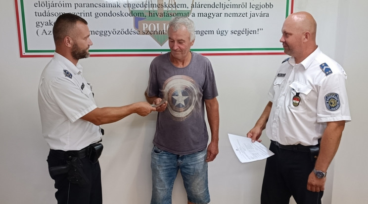 A ceglédi rendőrök egy hét alatt előkerítették a tolvajt és a lopás sértettjét is / Fotó: police.hu