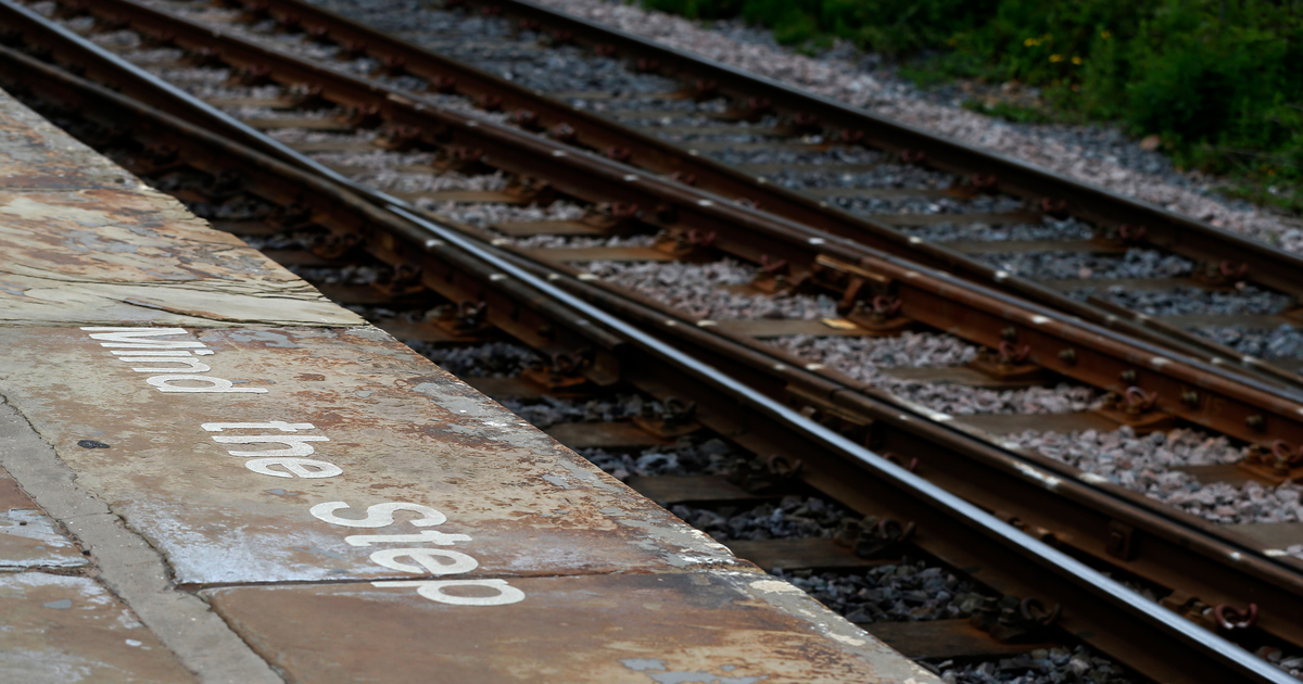 Harrogate crash: Driver dies after car hits railway tracks