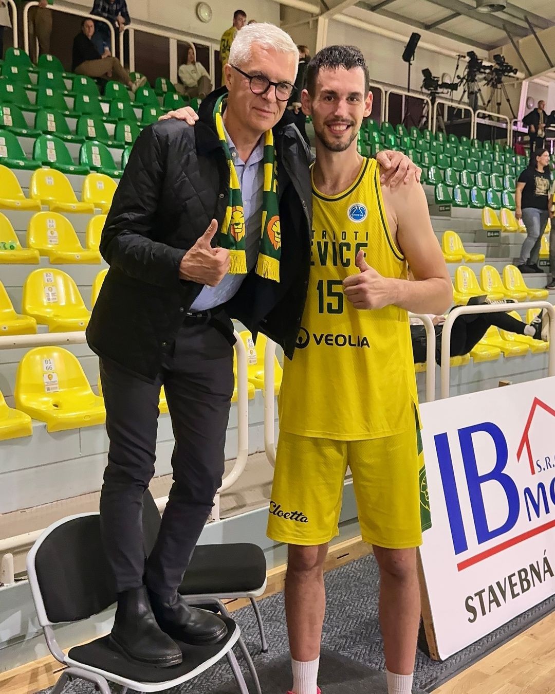 Ivan Korčok na basketbalovom zápase v Leviciach.