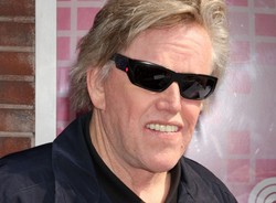 Słynny aktor gościnnie w "Dwóch i pół"