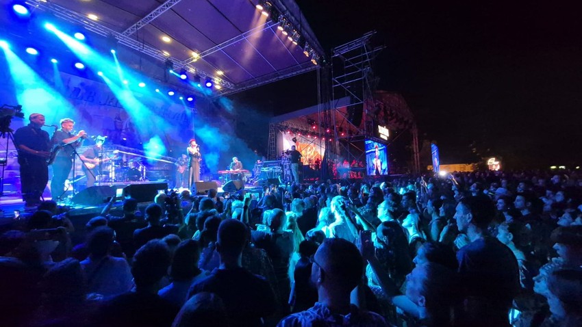 Amy Winehouse band na Nišvilu