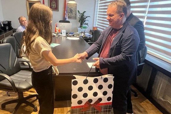 Ministar Stanković: Briga o talentovanim učenicima treba da bude stalna i sistemska (FOTO)