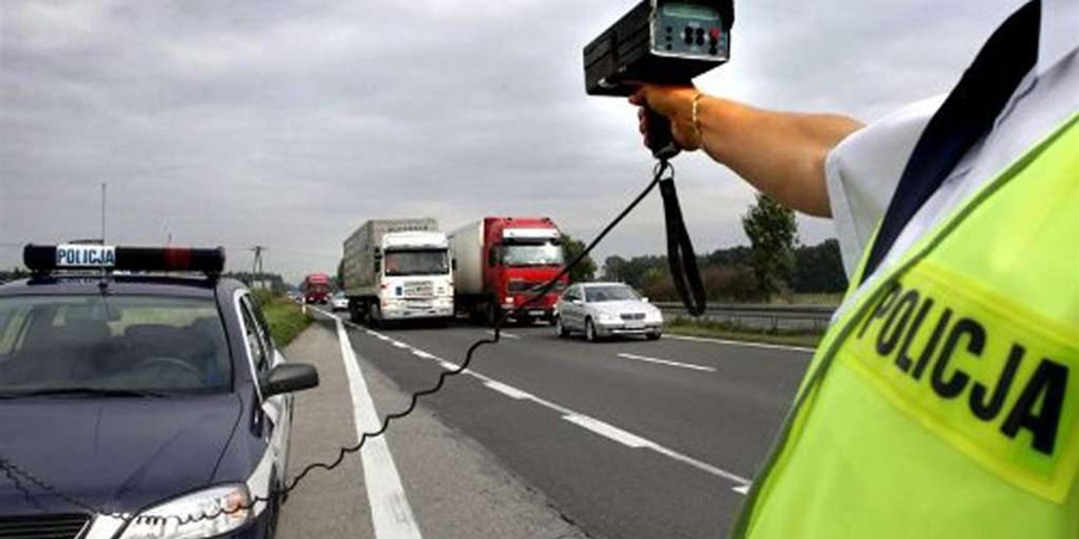 Policjanci już nie mogą pouczać. Tylko mandaty!