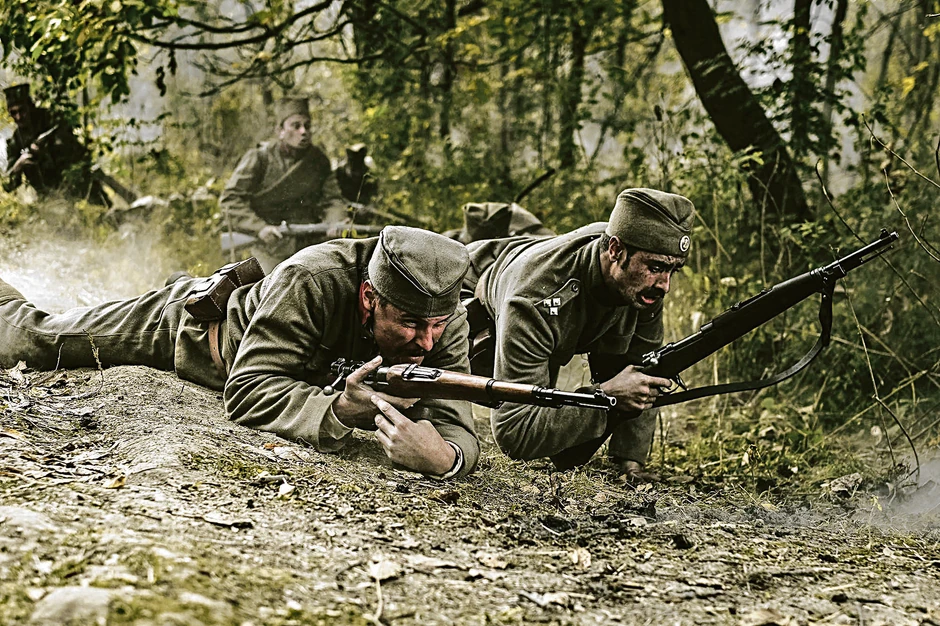 Reditelj filma Predrag - Gaga Antonijević sačuvao se velikih poruka i objašnjavanja. Preselio je na platno čistu ljudsku emociju, duboku i nepatvorenu, otragičenu strašnim događajem