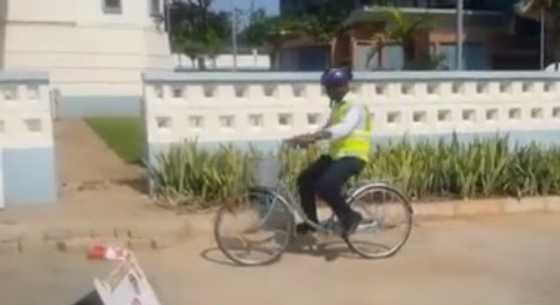 Ras Mubarak riding to Parliament