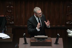 Kłopoty posła Brauna. W sprawie maseczki 'konsekwentnie łamie egulamin'