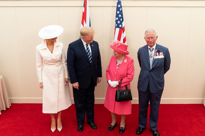 Melanija i Donald Tramp sa Elizabetom II i Čarlsom