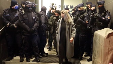 Wpłynęło zawiadomienie o podejrzeniu popełnienia przestępstwa przez policjantów zatrzymujących fotoreporterkę Agatę Grzybowską