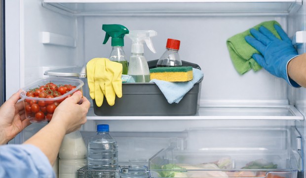 Dubinsko čišćenje frižidera - ilustracija