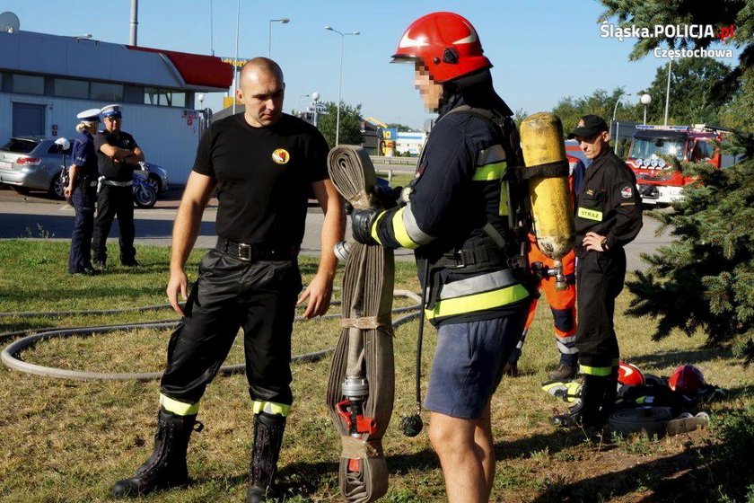 Płacisz mandat albo nosisz worek z trupem - szokująca akcja policji w Częstochowie