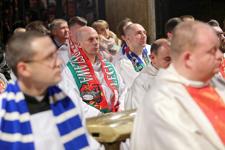 Msza św. w Kaplicy Cudownego Obrazu. XI Patriotyczna Pielgrzymka kibiców na Jasną Górę