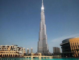 Autokracje kochają drapacze chmur. Chociaż budują je bez ekonomicznego sensu