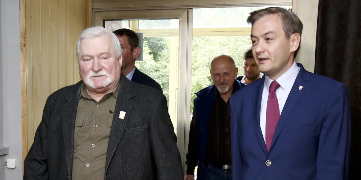 Lech Wałęsa zrugał Roberta Biedronia. „To jest grzech”