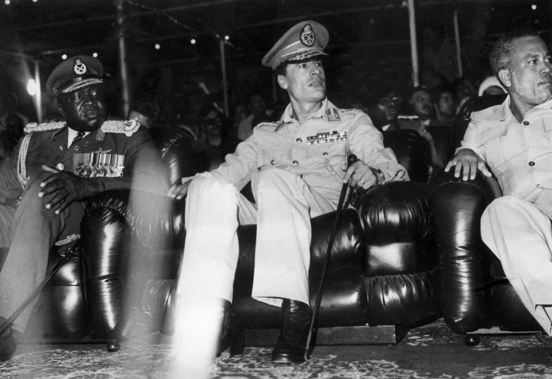 Po lewej: Idi Amin, po prawej: Muammar al-Kaddafi, 1975 r.
