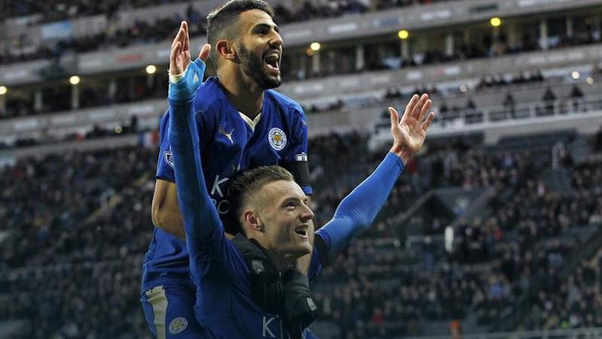 Anglia w kwestii zakładów bukmacherskich widziała już wszystko, ale historia Leicester City jeszcze raz wywróciła świat do góry nogami. Fortunę na Lisach podobno wygra m.in. aktor Tom Hanks, ale na Twitterze szał robi historia innego kibica. Mianowicie chodzi o klienta firmy Ladbrokes, który wycofał zakład na mistrzostwo Anglii dla Leicester już po pierwszym zwycięskim meczu. Na czysto zgarnął... pół funta.