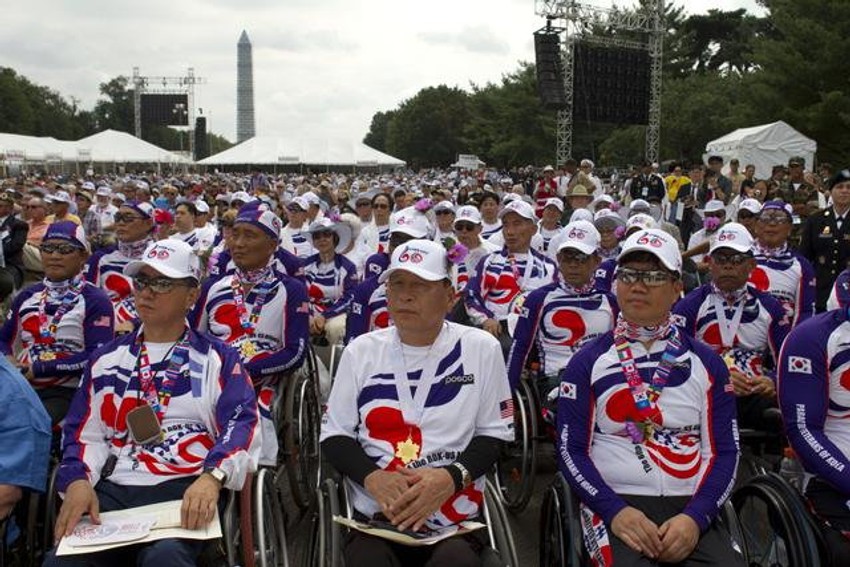 Grupa paralizovanih veterana iz Korejskog rata na ceremoniji