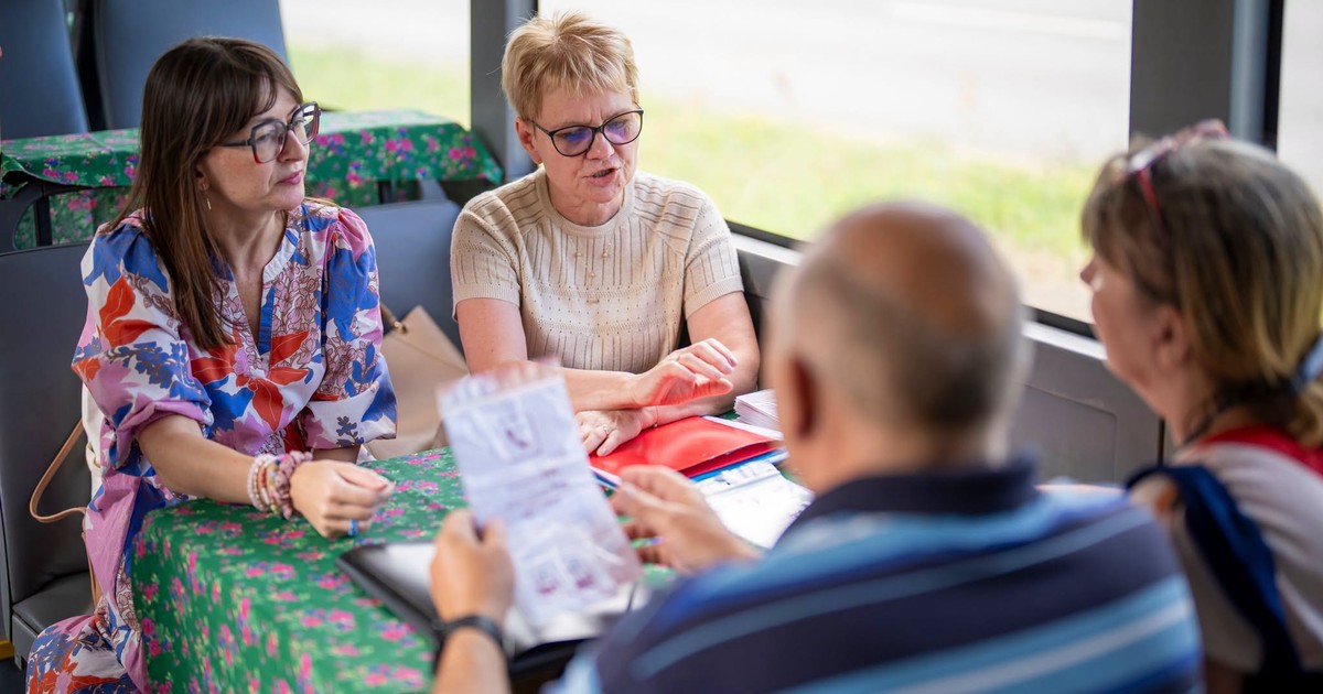 Silverbus kursuje po Wrocławiu. By seniorom żyło się lepiej