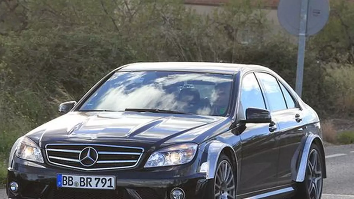 Mercedes C63 AMG – ostatni z silnikiem wolnossącym