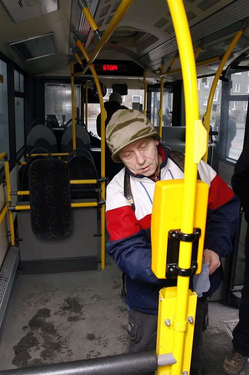 We Wrocławiu skazani czyszczą autobusy