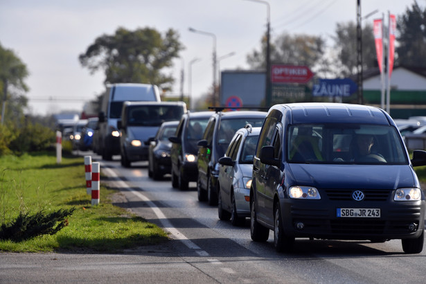 Wzmożony ruch na przejściu granicznym z Niemcami w Lubieszynie