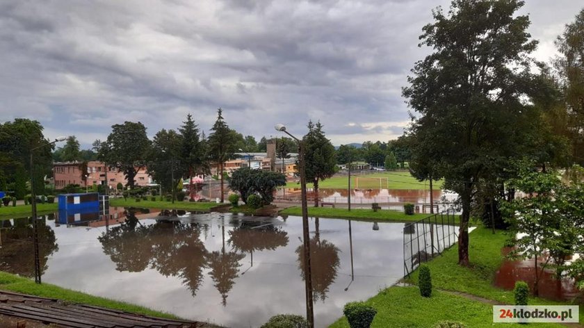 Kłodzko: gwałtowna ulewa zamieniła ulice w rwące rzeki