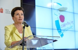 Hanna Gronkiewicz-Waltz łamie konstytucję? "Niech sąd decyduje"