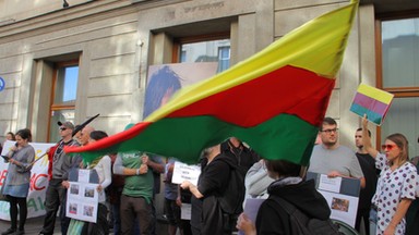 "Solidarność naszą bronią". W Polsce protestowano przeciw tureckiej inwazji na północną Syrię