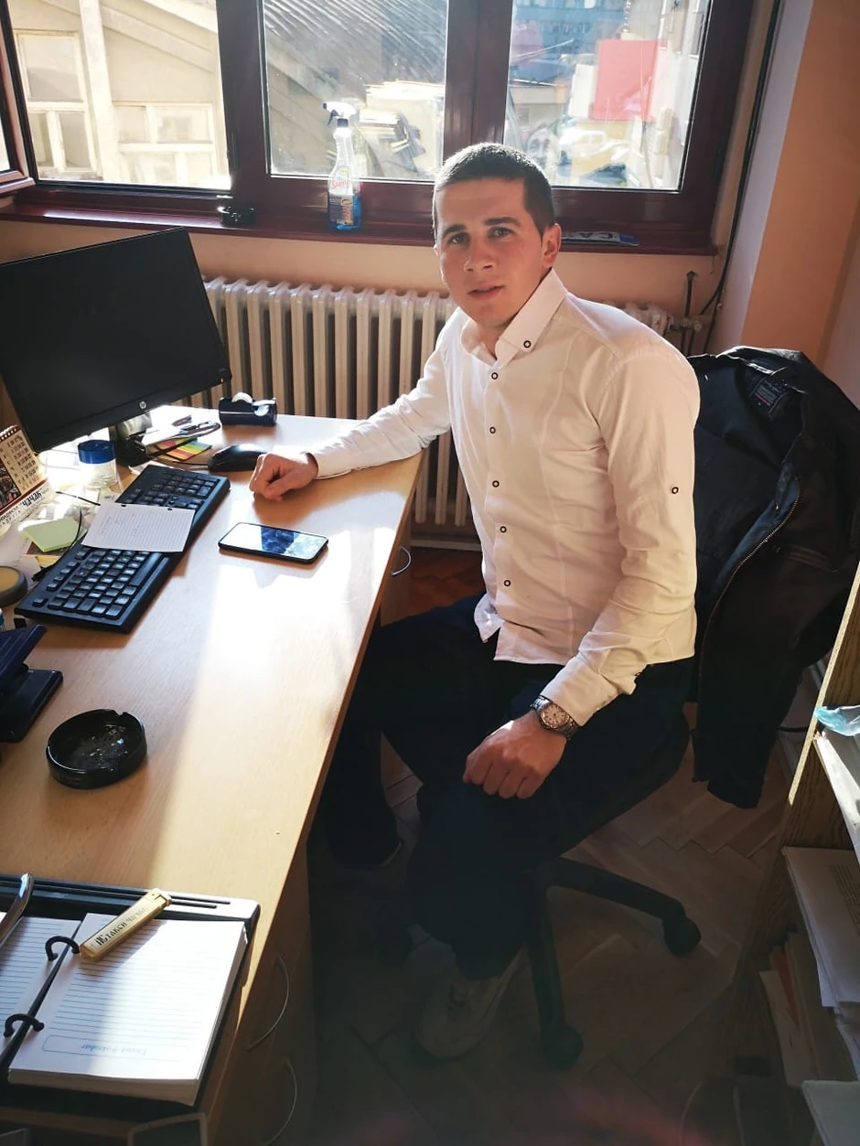 Mirosavić je nedavno stekao zvanje master inženjera elektroenergetike