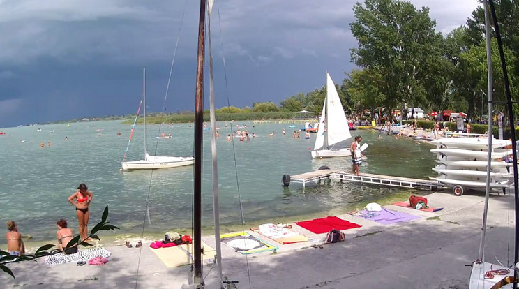 Balatonföldváron ez az égbolt fogadta a strandolókat / Fotó: idokep.hu