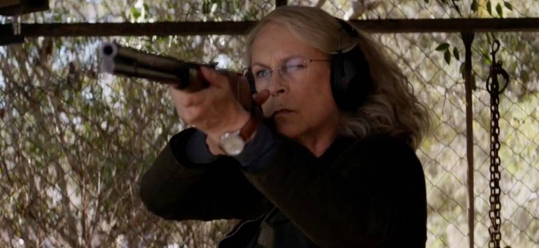 Już w ten piątek w kinach "Halloween". Jamie Lee Curtis jako Laurie Strode pała chęcią zabijania. Oto ZWIASTUN PL
