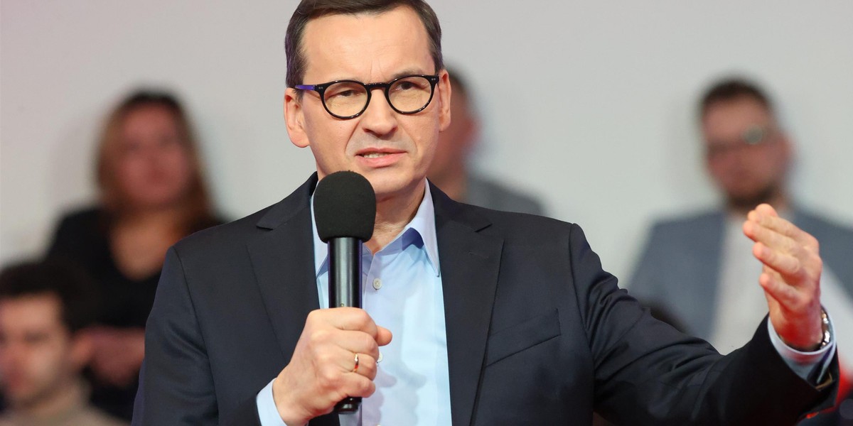 Tego się nikt nie spodziewał! Morawiecki wyszedł na scenę i powiedział: "Nie będę śpiewał, ale...".