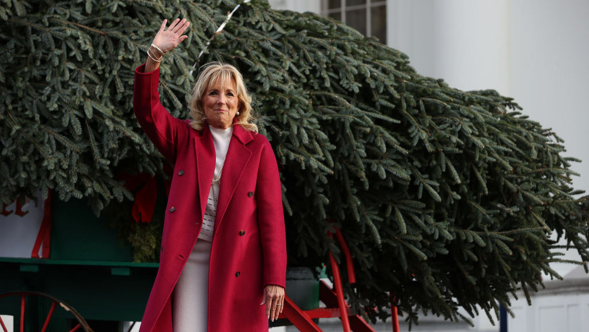 Choinki już są w Białym Domu. Jill Biden wkrótce przygotuje świąteczne dekoracje