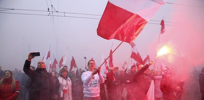 Wywiesili ogromny baner na Marszu Niepodległości. Treść przykuwa uwagę