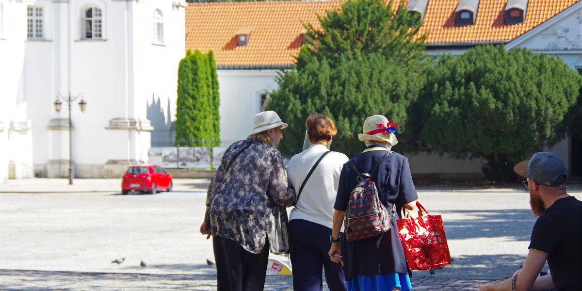 Według KRD decyzja o ogłoszeniu upadłości konsumenckiej spowodowała, że pieniądze straciły 324 firmy i konsumenci.