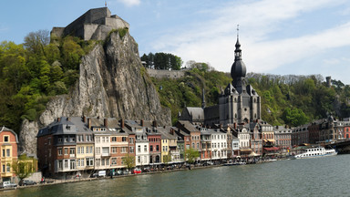 Dinant - jedno z najpiękniejszych miast Belgii przyklejone do skał nad Mozą