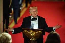 donald trump świętuje zwycięstwo. w białym domu wystrzeliły korki od szampana