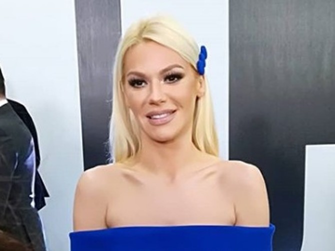 Nataša Bekvalac je sinoć na MAC dodeli izašla na scenu i priredila spektakl!