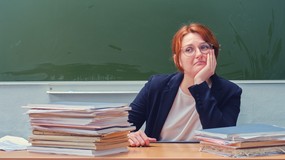 "Paraliż w szkołach" po decyzji MEN. Nauczyciele masowo rezygnują