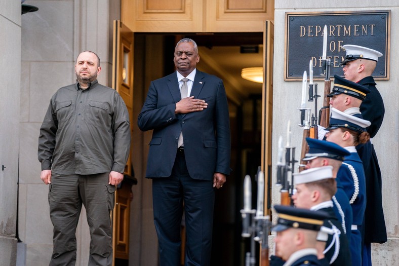 Lloyd Austin i ukraiński minister obrony Rustem Umerow, 16.12.2023 r.