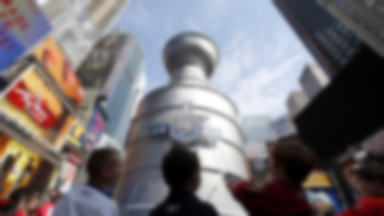 Puchar Stanleya: ogromna replika trofeum stanęła na Times Square