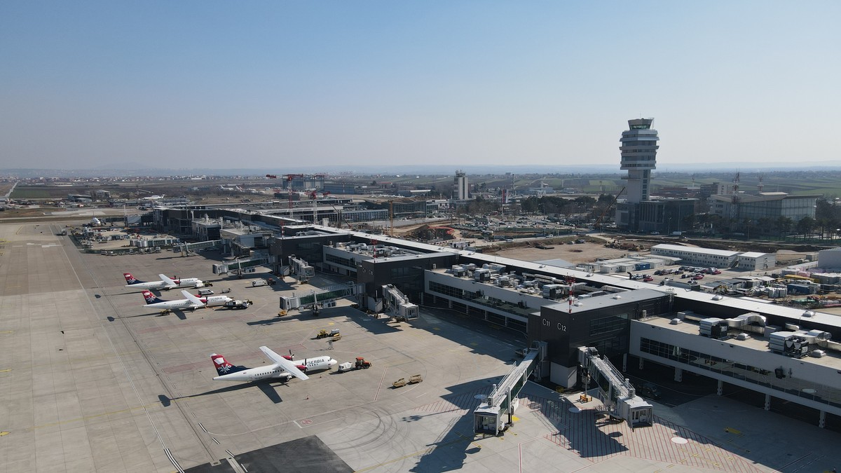 Koje sve gradske linije voze do beogradskog aerodroma u Beogradu 