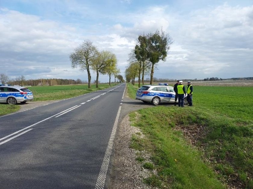 Obraz pochodzący z serwisu https://naklo.policja.gov.pl/k38/informacj/wiadomosci/147086,Komisja-lustrowala-miejsce-wypadku-smiertelnego-w-Starym-Jaruzynie.html?sid=56fe615f88c61646174d327bf826a7b9